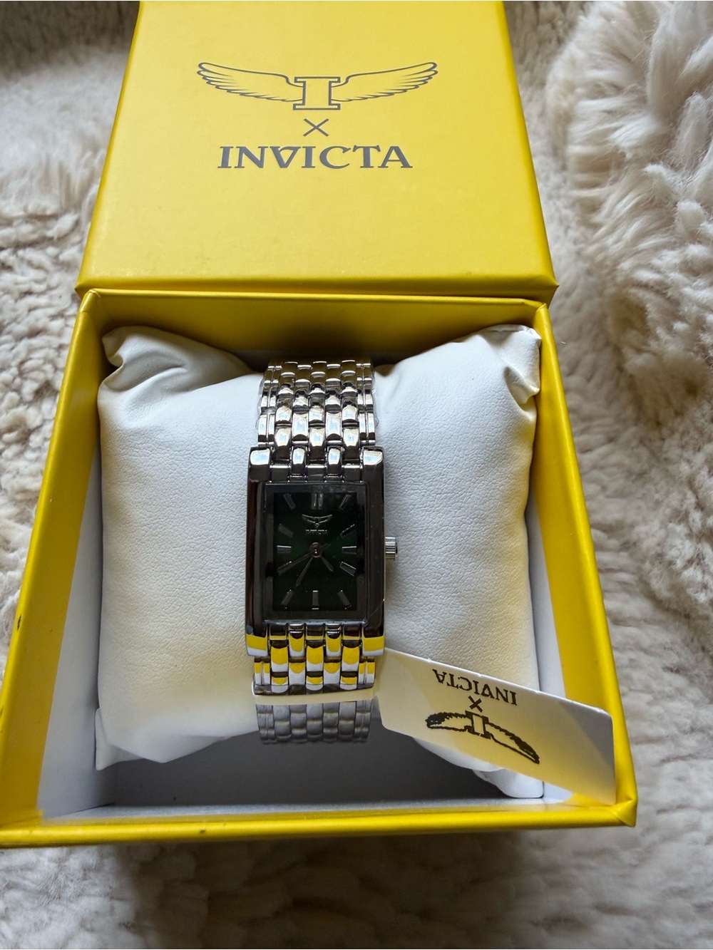 Invicta NIB Women's Silver Bracelet Watch with Green Dial - Picture 3 of 3